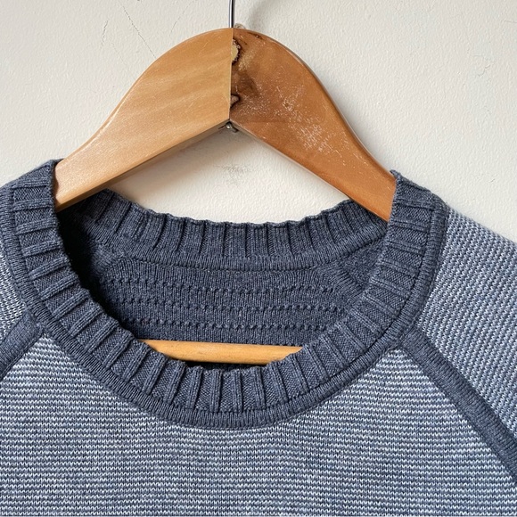 Lululemon Still Lotus Reversible Sweater Crew Blue Grey Stripe XS 2 4 Pullover - Picture 5 of 10